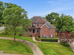 37 Saratoga Dr, Little Rock, AR 72223