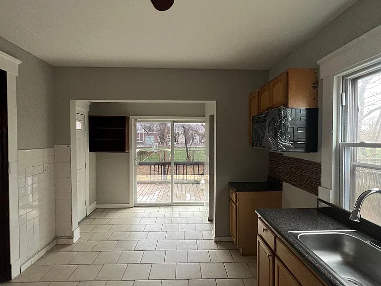 242 W Hazel St #1 — Photo 5