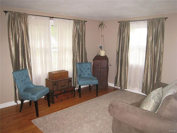 3rd image of 127 Jarrett Dr