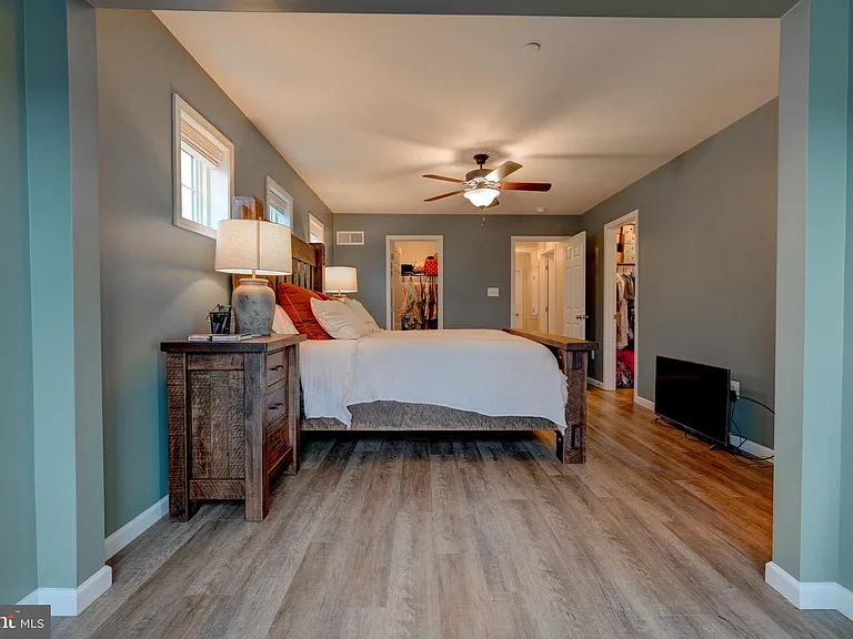 1309 Pedigree St — Photo 25