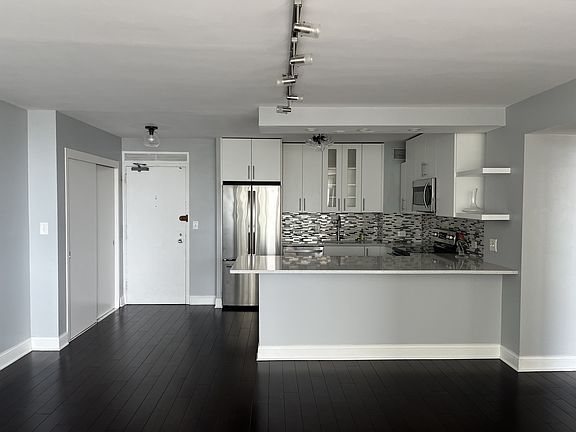 3rd image of 3600 N Lake Shore Dr APT 1415