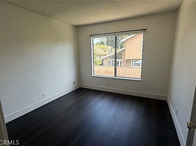 46 Christamon W — Photo 37