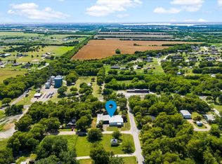 301 S Warren St, Nevada, TX 75173