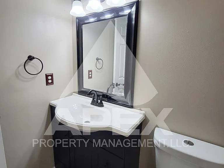 2030 Countryhill Ln — Photo 15