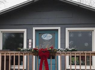 302 W South St, Nixa, MO 65714
