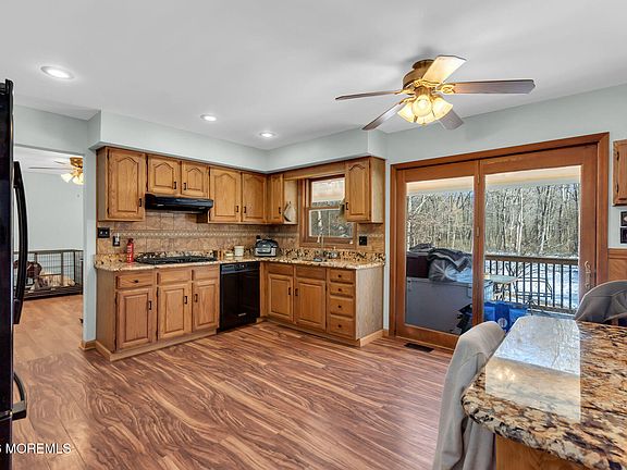 3rd image of 177 Cedar Swamp Road