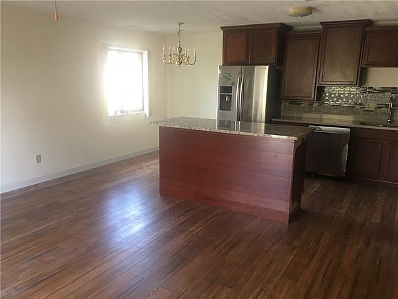 3rd image of 5925 Deerwood Ct