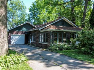 W9644 North St, Cambridge, WI 53523