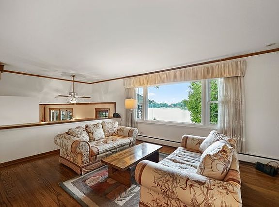 5th image of 2812 Briarwood Dr E