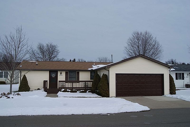 2nd image of 38524 Chestnut Ln