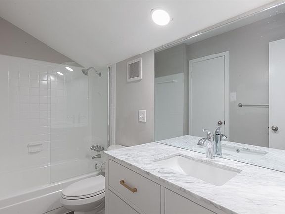 5th image of 3405 Grooms St #3405