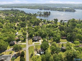 22 Bradley St, Scottsboro, AL 35769
