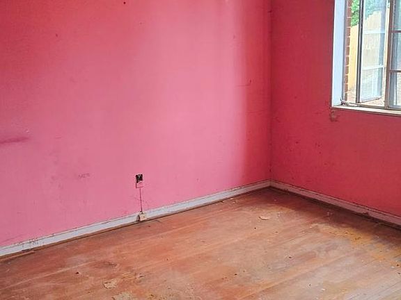 4th image of 3617 Dixon St