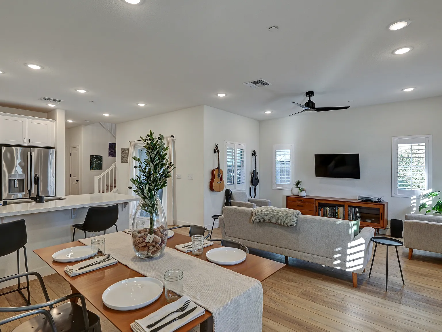 1213 Rojo - 1 — Photo 3