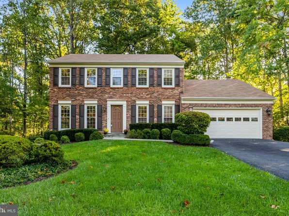 12563 McIntire Dr, Woodbridge, VA 22192