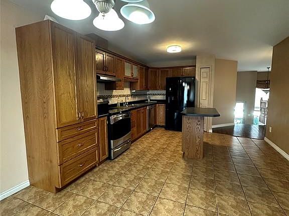 4th image of 1536 Vollans St