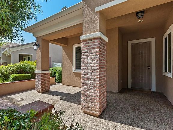2nd image of 5608 Paseo Famosa