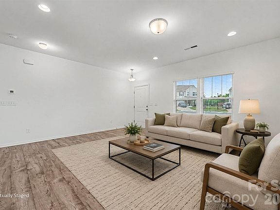 4th image of 103 Trissy Ct