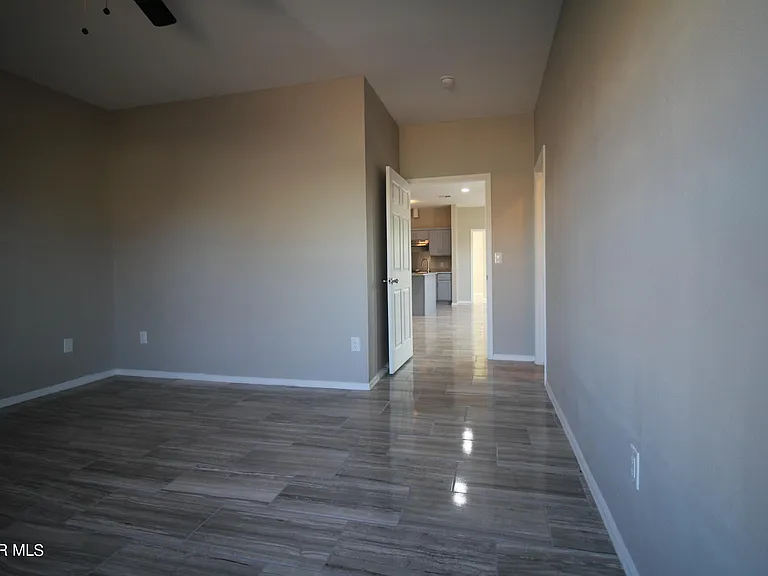 517 Val Verde St #B — Photo 45
