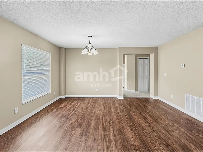 924 Burland Cir — Photo 7