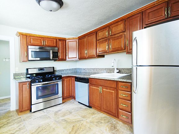 2nd image of 2022 S Roberta St