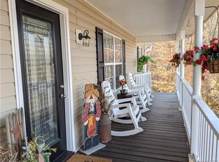 111 S Lindon Cove Rd, Candler, NC 28715