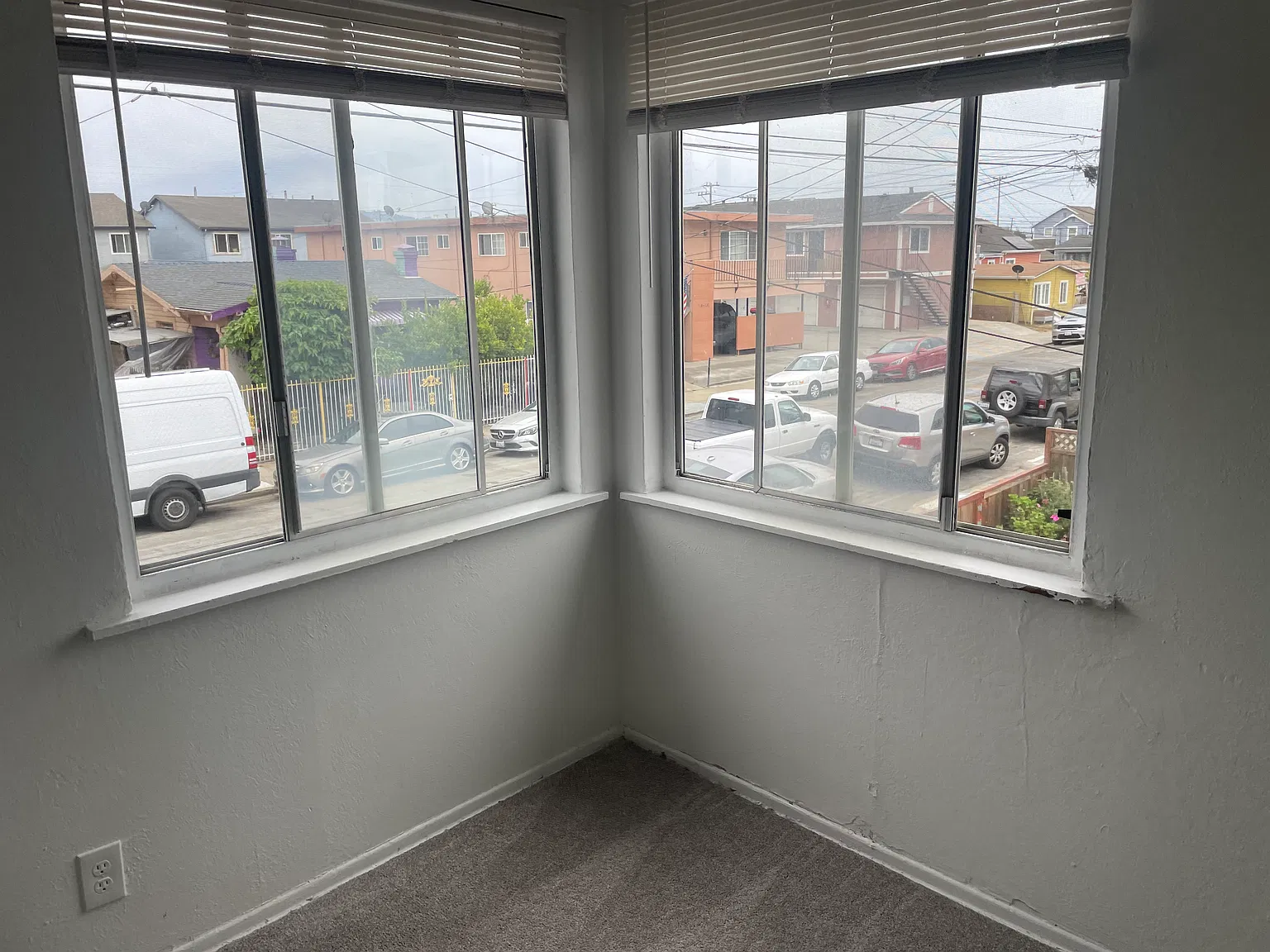 2 bed, 750 sqft, $2,300 — Photo 3