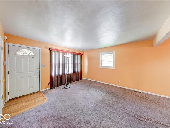 5th image of 5831 E 39th St