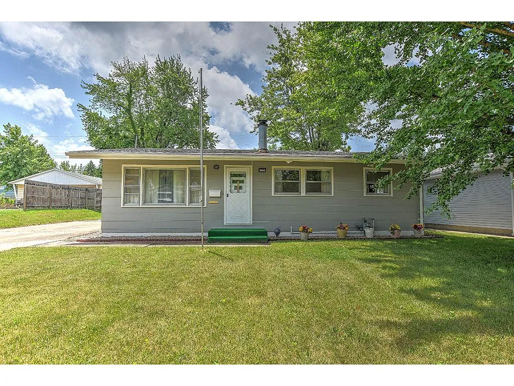 2225 Oaklawn Dr photo 1
