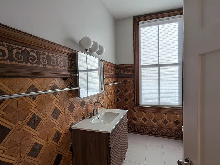 1503 Green St #4 — Photo 2