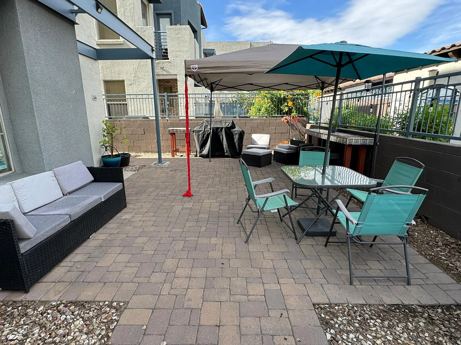 3 bed, 2.5 bath, 1995 sqft, $3,000 — Photo 2