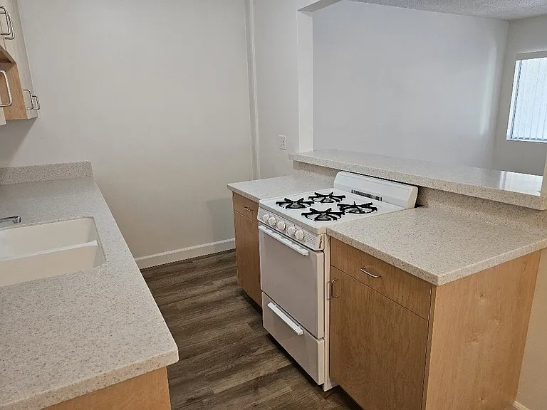 12522 Paramount Blvd #6 — Photo 21