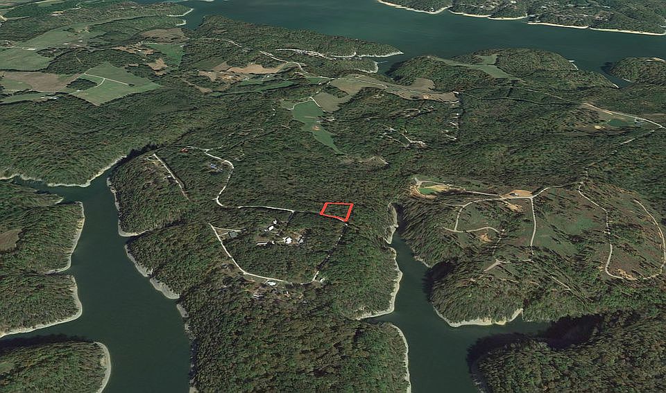 2nd image of Pine Tree Cir