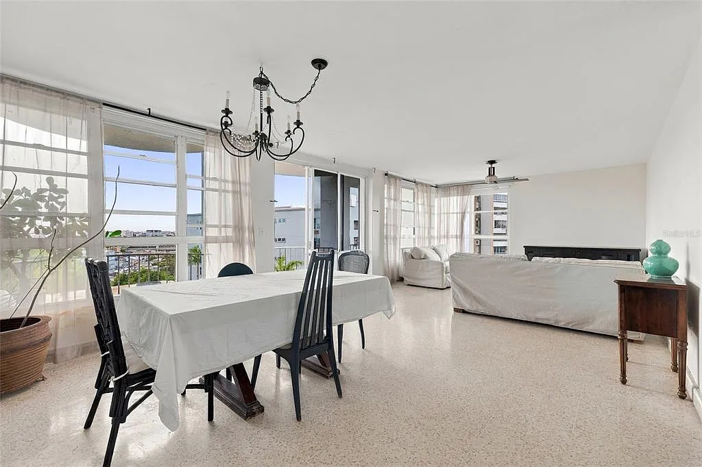3 bed, 3.0 bath, 1800 sqft, $2,500 — Photo 3