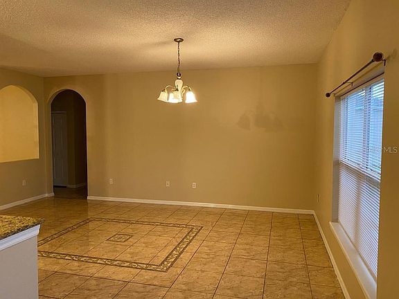 5th image of 2732 Woodstream Cir