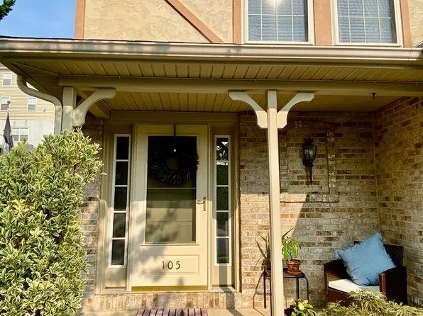 105 Hawk Ln, Ephrata, PA 17522