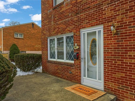 5th image of 3091 Woodridge Dr