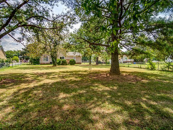 Lovely Fenced Yard
