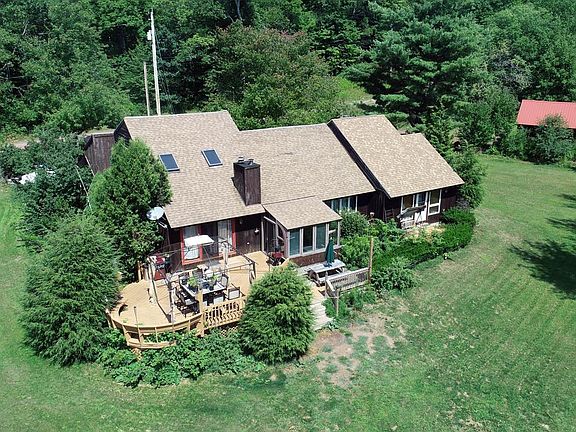 2nd image of 132 Oak Ledge Dr