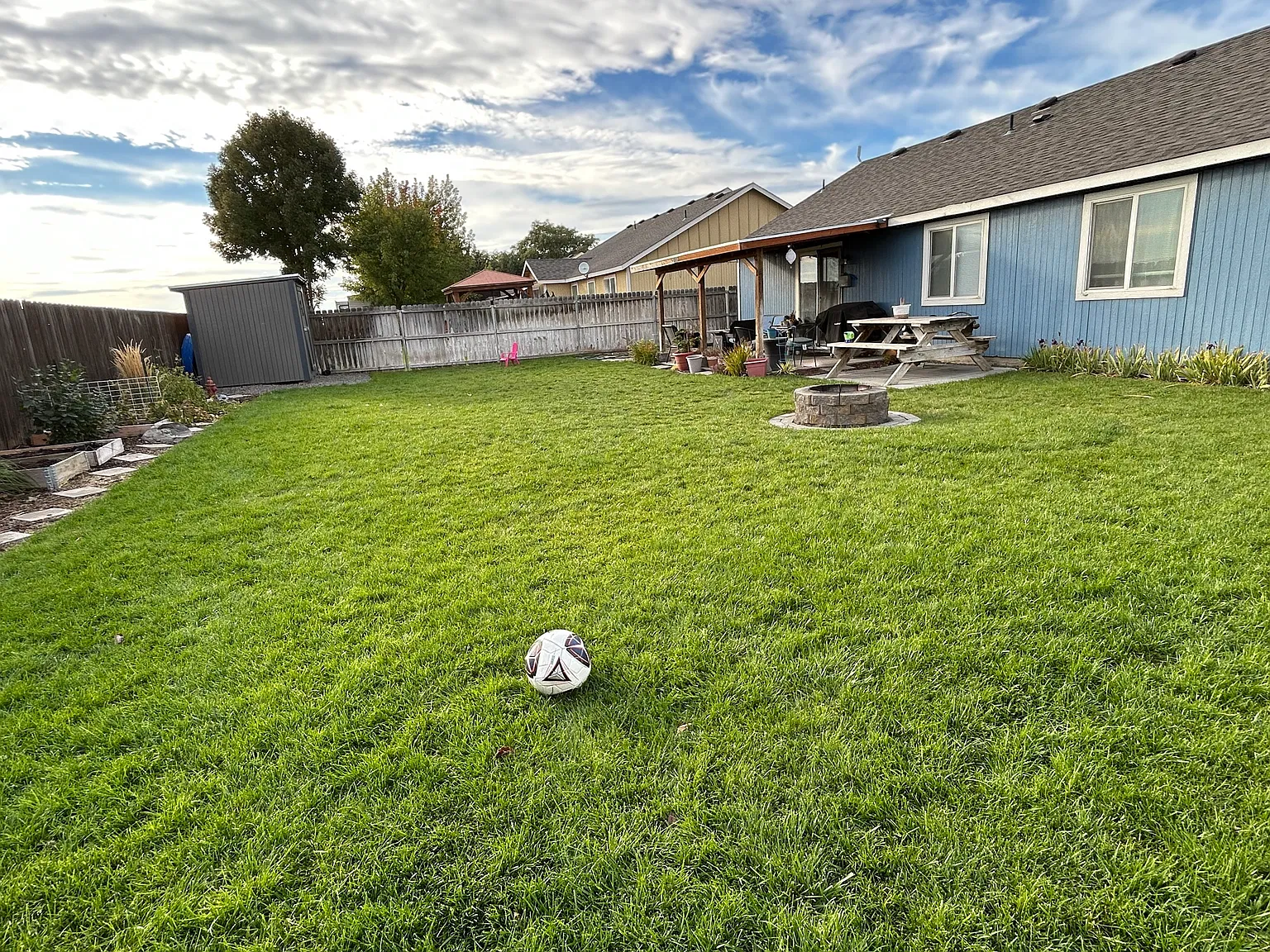 323 Sage St — Photo 3