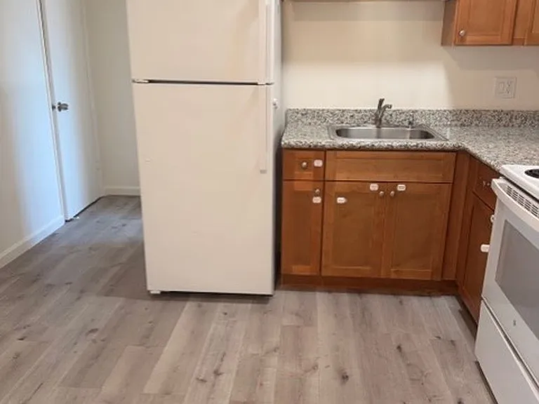 Dixon Townhouse — Photo 7