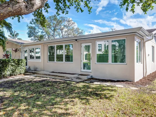 1019 7th St S, Naples, FL 34102