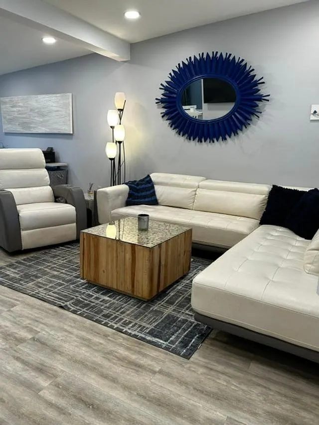 2 bed, 918 sqft, $2,400 — Photo 2