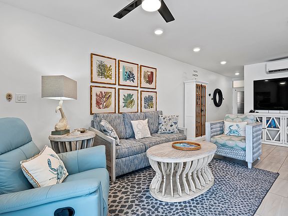 3rd image of 312 Secret Harbor Rd