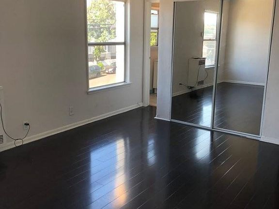 3rd image of 338 N New Hampshire Ave APT 15