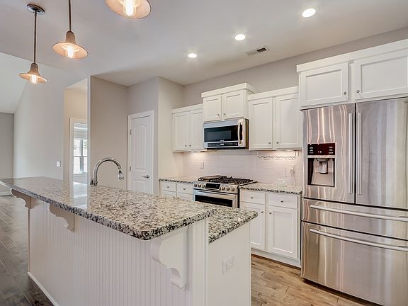 4th image of 2342 N Tennessee Blvd #1504