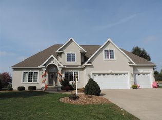 1801 El Camino Dr, Pekin, IL
