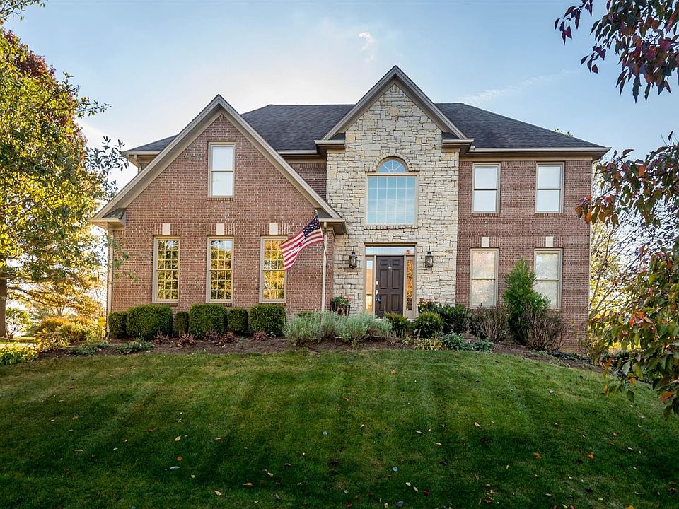 1st image of 984 Chetford Dr