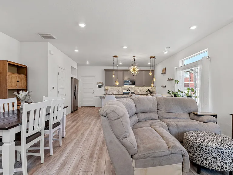 17943 E 103rd Ave — Photo 8