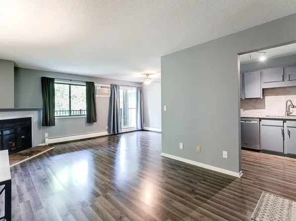 7301 101st St W #312, Bloomington, MN 55438